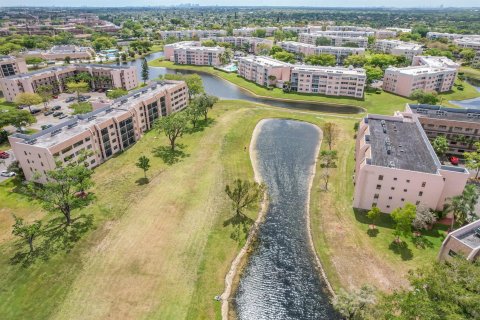 Copropriété à vendre à Sunrise, Floride: 2 chambres, 131.74 m2 № 1132648 - photo 2