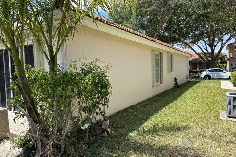 House in Riviera Beach, Florida 3 bedrooms, 146.41 sq.m. № 1132653 - photo 10