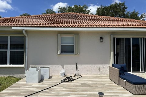 House in Riviera Beach, Florida 3 bedrooms, 146.41 sq.m. № 1132653 - photo 11