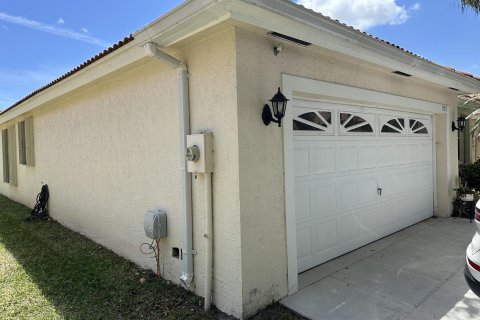 House in Riviera Beach, Florida 3 bedrooms, 146.41 sq.m. № 1132653 - photo 4