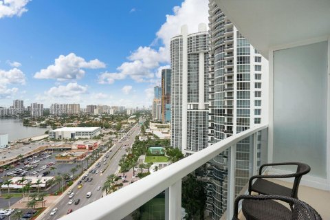 Studio in the Condo in Sunny Isles Beach, Florida  № 727882 - photo 2