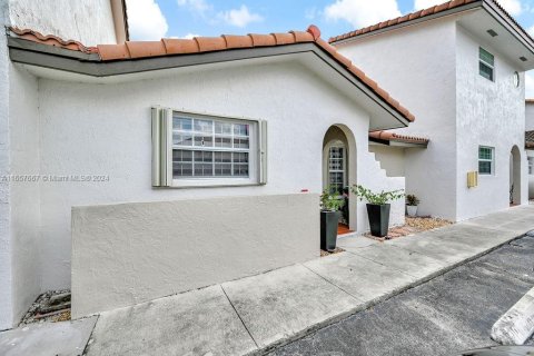 Casa en venta en Miami, Florida, 2 dormitorios, 83.61 m2 № 1360515 - foto 15