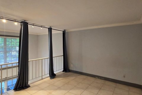 Condominio en alquiler en Miami, Florida, 1 dormitorio, 74.41 m2 № 1360437 - foto 14