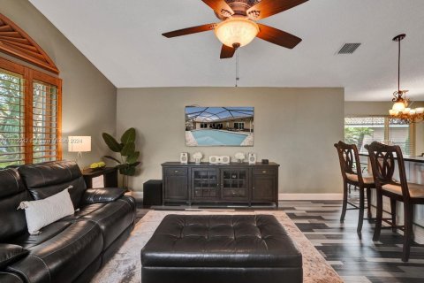 Villa ou maison à vendre à Coral Springs, Floride: 4 chambres, 219.9 m2 № 1235214 - photo 23