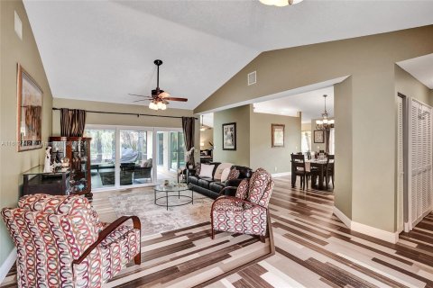 Casa en venta en Coral Springs, Florida, 4 dormitorios, 219.9 m2 № 1235214 - foto 5