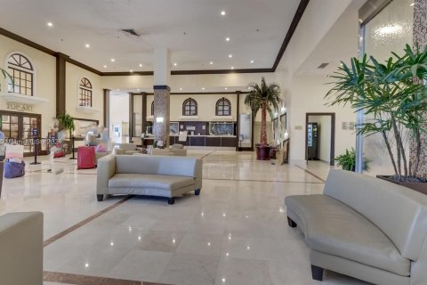Condominio en venta en Sunny Isles Beach, Florida, 33.44 m2 № 1000355 - foto 23