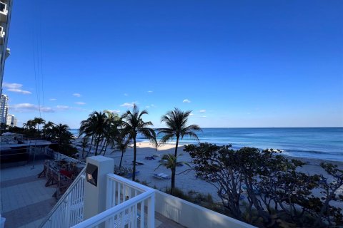 Condo in Fort Lauderdale, Florida, 1 bedroom  № 927991 - photo 29