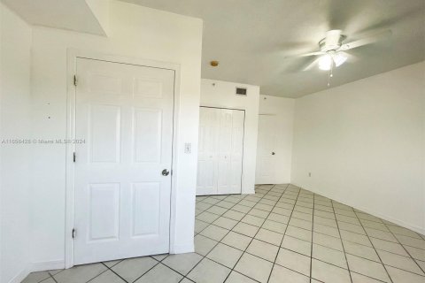 Copropriété à louer à Miami, Floride: 2 chambres, 85.19 m2 № 1356710 - photo 28