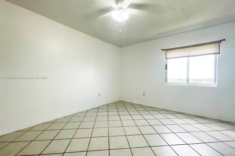 Condominio en alquiler en Miami, Florida, 2 dormitorios, 85.19 m2 № 1356710 - foto 30