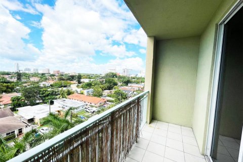 Condominio en alquiler en Miami, Florida, 2 dormitorios, 85.19 m2 № 1356710 - foto 8