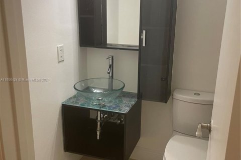 Apartamento en alquiler en Miami, Florida, 2 dormitorios, 95.13 m2 № 1356709 - foto 5