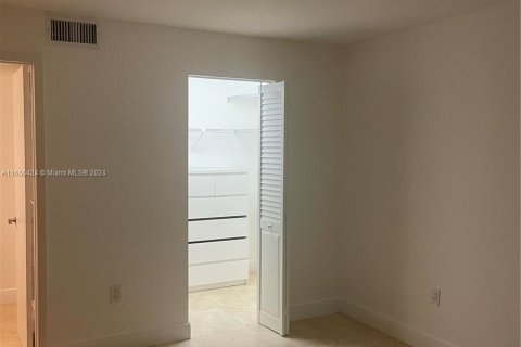 Apartamento en alquiler en Miami, Florida, 2 dormitorios, 95.13 m2 № 1356709 - foto 7