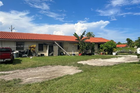 Casa en venta en Miami, Florida, 6 dormitorios, 109.25 m2 № 724123 - foto 16