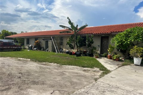 Casa en venta en Miami, Florida, 6 dormitorios, 109.25 m2 № 724123 - foto 18