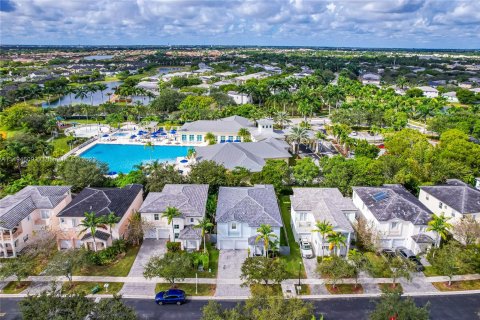 Villa ou maison à vendre à Homestead, Floride: 5 chambres, 304.35 m2 № 866573 - photo 3