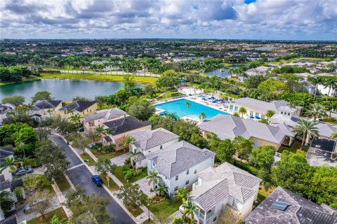 Villa ou maison à vendre à Homestead, Floride: 5 chambres, 304.35 m2 № 866573 - photo 8
