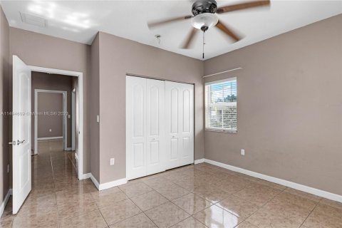 Casa en venta en Homestead, Florida, 5 dormitorios, 304.35 m2 № 866573 - foto 27