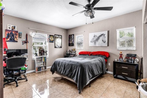 Casa en venta en Homestead, Florida, 5 dormitorios, 304.35 m2 № 866573 - foto 29