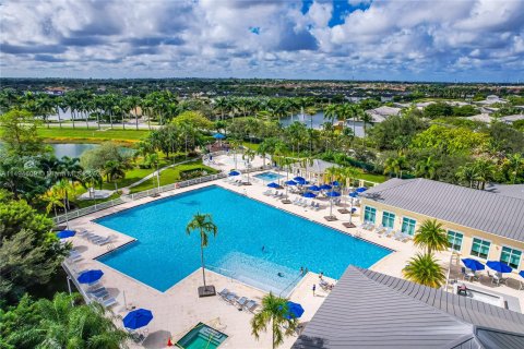 Villa ou maison à vendre à Homestead, Floride: 5 chambres, 304.35 m2 № 866573 - photo 9