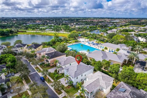 Villa ou maison à vendre à Homestead, Floride: 5 chambres, 304.35 m2 № 866573 - photo 7