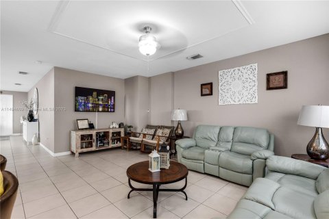 Casa en venta en Homestead, Florida, 5 dormitorios, 304.35 m2 № 866573 - foto 24