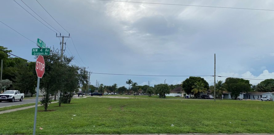 Terrain à Pompano Beach, Floride № 748126