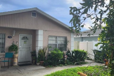 Casa en venta en Tampa, Florida, 3 dormitorios, 169.45 m2 № 1399242 - foto 2