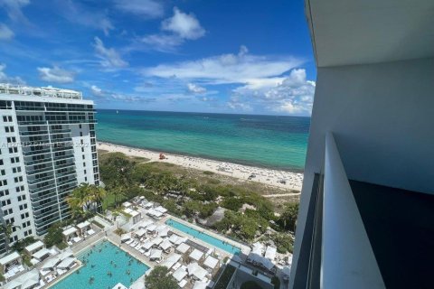 Copropriété à louer à Miami Beach, Floride: 2 chambres, 96.62 m2 № 122722 - photo 1