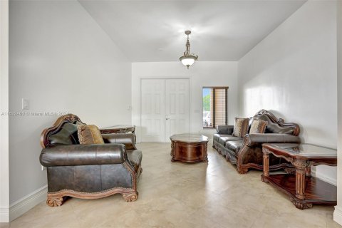 Villa ou maison à vendre à Hialeah, Floride: 4 chambres, 205.69 m2 № 1293134 - photo 7