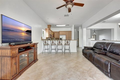 Villa ou maison à vendre à Hialeah, Floride: 4 chambres, 205.69 m2 № 1293134 - photo 21