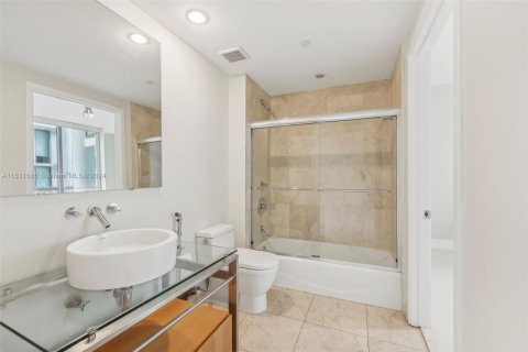 Copropriété à vendre à Miami Beach, Floride: 2 chambres, 157.93 m2 № 1293133 - photo 16