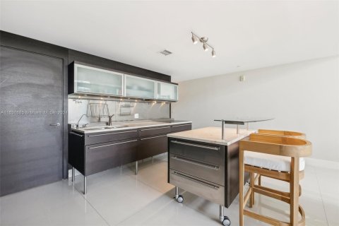 Copropriété à vendre à Miami Beach, Floride: 2 chambres, 157.93 m2 № 1293133 - photo 10