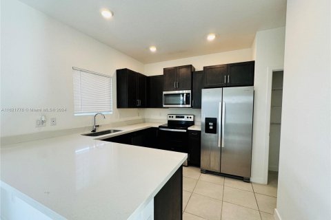 Townhouse in Homestead, Florida 3 bedrooms, 132.66 sq.m. № 1268983 - photo 2