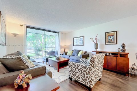 Condominio en venta en Pembroke Pines, Florida, 1 dormitorio, 71.81 m2 № 1233304 - foto 5