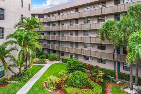 Condominio en venta en Pembroke Pines, Florida, 1 dormitorio, 71.81 m2 № 1233304 - foto 23