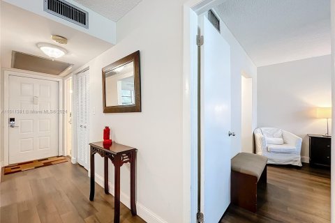 Condominio en venta en Pembroke Pines, Florida, 1 dormitorio, 71.81 m2 № 1233304 - foto 20
