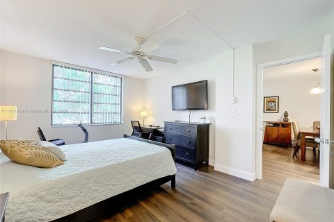 Condominio en venta en Pembroke Pines, Florida, 1 dormitorio, 71.81 m2 № 1233304 - foto 11