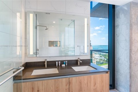 Apartamento en alquiler en Miami, Florida, 2 dormitorios, 111.48 m2 № 135039 - foto 12
