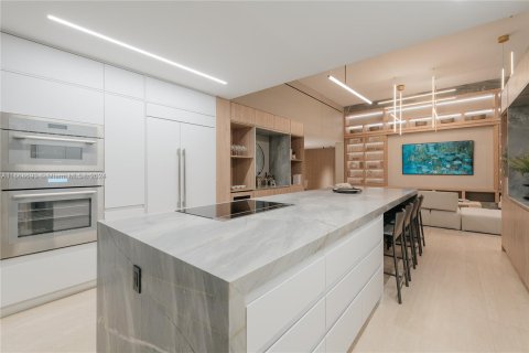 Casa en venta en Miami, Florida, 4 dormitorios № 1410669 - foto 8