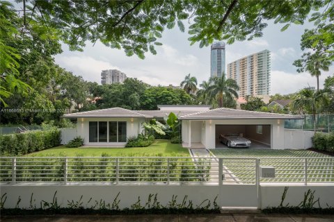 Casa en venta en Miami, Florida, 4 dormitorios № 1410669 - foto 30