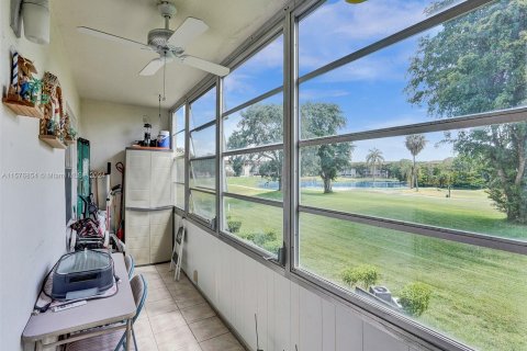 Copropriété à vendre à Pembroke Pines, Floride: 2 chambres, 88.54 m2 № 1145768 - photo 17