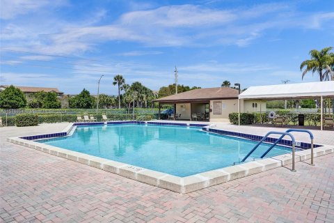 Copropriété à vendre à Pembroke Pines, Floride: 2 chambres, 88.54 m2 № 1145768 - photo 21