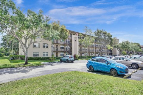 Copropriété à vendre à Pembroke Pines, Floride: 2 chambres, 88.54 m2 № 1145768 - photo 22