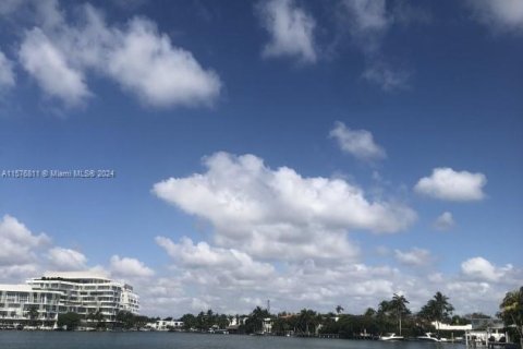 Condo in Miami Beach, Florida, 1 bedroom  № 1145767 - photo 9