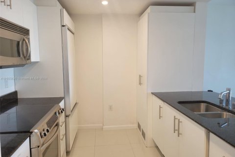 Condo in Bal Harbour, Florida, 1 bedroom  № 1355202 - photo 3