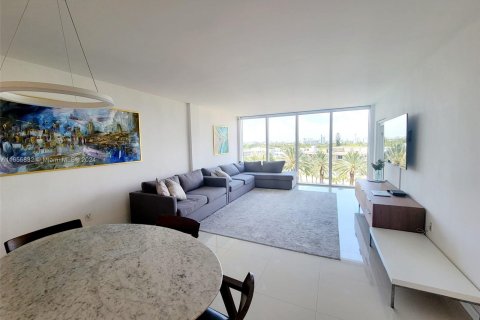 Copropriété à louer à Bal Harbour, Floride: 1 chambre, 83.24 m2 № 1355202 - photo 2