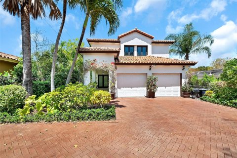 Villa ou maison à vendre à Coral Gables, Floride: 4 chambres, 252.32 m2 № 1355437 - photo 1