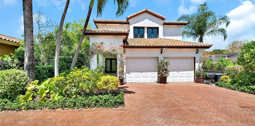 Casa en Coral Gables, Florida 4 dormitorios, 252.32 m2 № 1355437