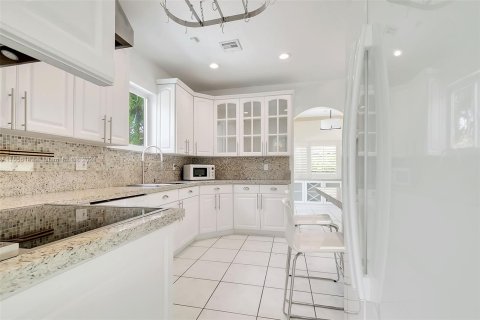 Casa en venta en Coral Gables, Florida, 4 dormitorios, 252.32 m2 № 1355437 - foto 17