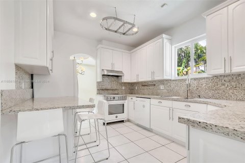 Casa en venta en Coral Gables, Florida, 4 dormitorios, 252.32 m2 № 1355437 - foto 3